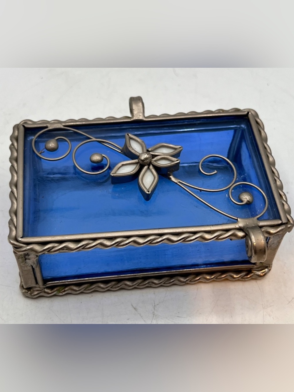 💙 Vintage Blue Stained Glass Jewelry Trinket Box with Silver Tone Floral Design
